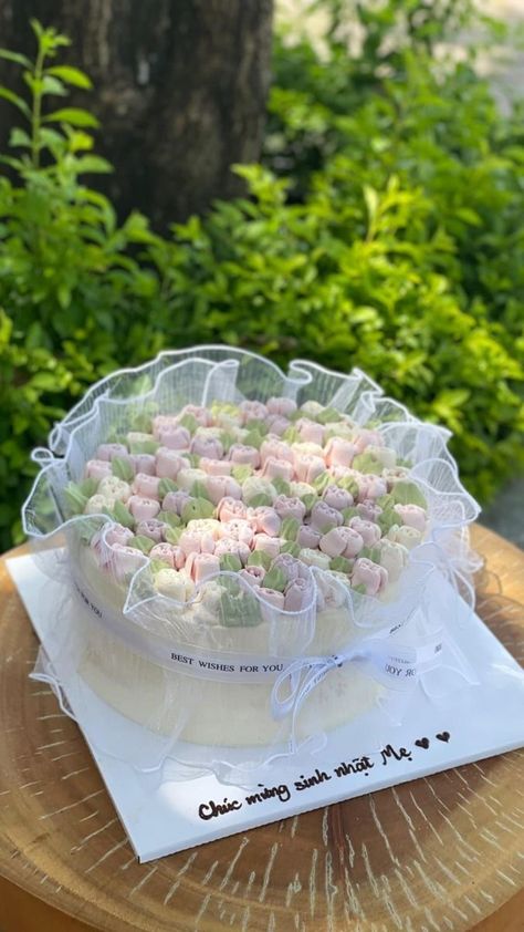 Marshmallow Flowers, Bouquet Cake, 17 Birthday Cake, Cake Bouquet, Cake Cafe, Pastel Cakes, Bow Cakes, Hand Painted Cakes, Funny Birthday Cakes