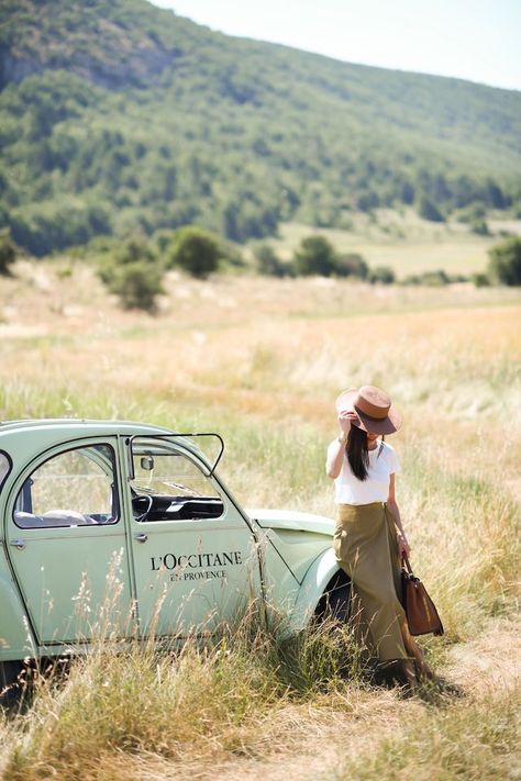 Provence France Aesthetic, French Design Style, Countryside Fashion, France Aesthetic, French Women Style, Provence France, Village Life, French Countryside, French Chic