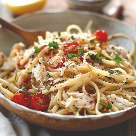 Blue Swimmer Crab Recipe, Crab Linguine, Seafood Pasta Dishes, Crab Recipe, Crab Pasta, Linguine Recipes, Frozen Seafood, Seafood Platter, Gourmet Treats