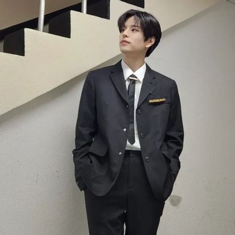 Seungmin In A Suit, Seungmin Suit, Pet Rock, Kim Seungmin, Prom Suits, Pfp Icons, School Dresses, Pet Rocks, Stray Kids Seungmin