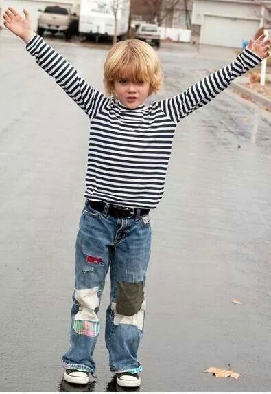 kid dressed up as kurt cobain Kurt Cobain Costume, 90s Grunge Fashion, Grunge Kids, Holey Jeans, Skirt Inspiration, 90s Hip Hop Fashion, 90s Fashion Grunge, Torn Jeans, Fashion Grunge