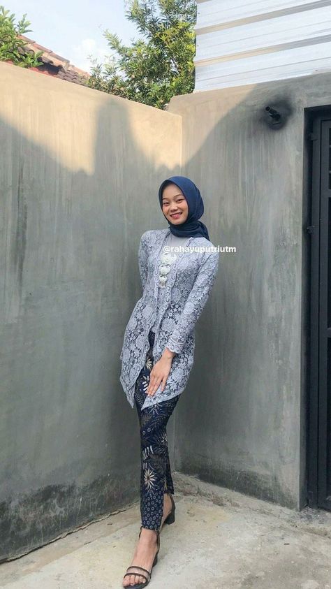 Inspirasi kebaya modern hijab

Jangan lupa untuk FOLLOW & Kunjungi Marketplace Toko Kami dengan cara Klik Gambar ya! HAPPY SHOPPING #kebaya #kebayamodern #kebayamurah #kebayawisuda #batik #kebayabali #bajuraya #kebayakutubaru #dress #kebayacantik #bajukurung #kebayapengantin #kebayaindonesia #inspirasikebaya #kutubaru #batiksolo #batikmodern #gamis #kebayabrokat #wedding #kainbatik #kebayamuslim #songket #bali #gaun #kebayapesta #kebayabatik #kebayawedding #seragambatik #kurungmoden Graduation Kebaya Hijab, Brukat Wisuda, Outfit Kebaya, Kebaya Wisuda Hijab, Model Kebaya Wisuda, Kebaya Simple, Dress Brokat Modern, Kondangan Outfit, Kebaya Modern Dress