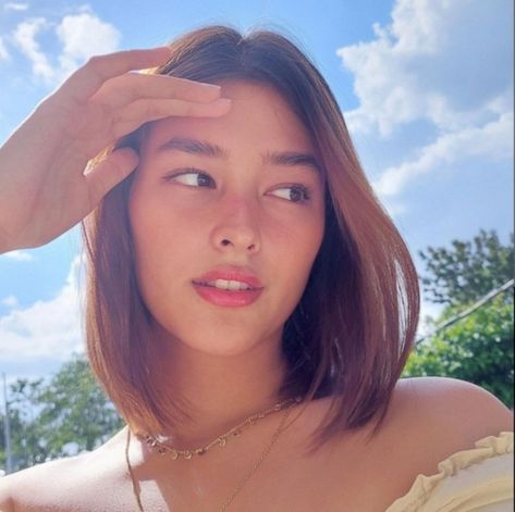 Liza Soberano Short Hair, Filipina Hair, My Ex And Whys, Brown Hair Trends, Celebrity Short Hair, Grp Ports, Rpw Port, Liza Soberano, Alexandra Daddario