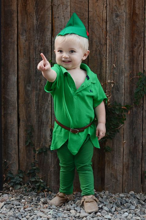 9 Halloween Costumes You Can DIY This Week | Merrick's Art | Merrick's Art Peter Pan Toddler Costume, Baby Peter Pan Costume, Diy Peter Pan Costume, Disfraz Peter Pan, Peter Pan Halloween Costumes, Captain Hook Costume, Halloween Costumes You Can Make, Peter Pan Costumes, Sibling Costume