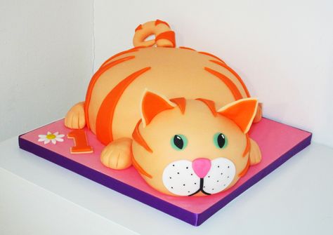 Ginger Cat Cake by The Coloured Bubble Cakery Ginger Cat Cake, Cat Cakes Birthday, Cat Birthday Cake, Cat Cakes, Fairy Birthday Cake, Birthday Cake For Cat, 1st September, Colored Bubbles, Cat Birthday Party