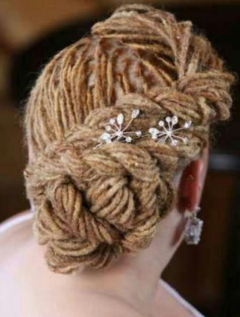 Dreadlock Wedding Hairstyles, Natural Hair Wedding, Natural Wedding Hairstyles, Natural Hair Accessories, Twisted Hair, Dreadlock Styles, Dreads Styles, Hair Locks, Dreadlock Hairstyles