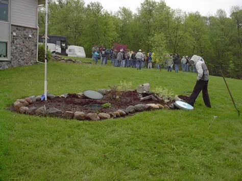 Landscaping onsite septic system drainfields serves several purposes. The drainfield may be either a trench (in-ground system), or a mound. Both need proper landscaping. Plant materials help drainf… Drainfield Landscaping Ideas, Septic Tank Landscaping, Mound Septic System, Septic Mound Landscaping, Septic Tank Covers, Mobile Home Porch, Tank Pool, Stock Tank Pool, Septic System