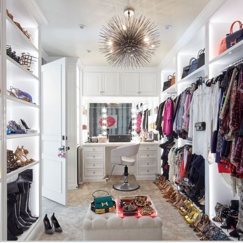 Dreamy closet filled with treasures ! Accompanied with make up and hair station ... 💄💅💋💇💆🏻👸 by @traciebutlerdesign #tbid 📸… Closet Makeup Room, Closet Vanity, Dressing Room Closet, Walking Closet, Dream Closet Design, Walk In Closet Design, Beautiful Closets, Wardrobe Room, Closet Room