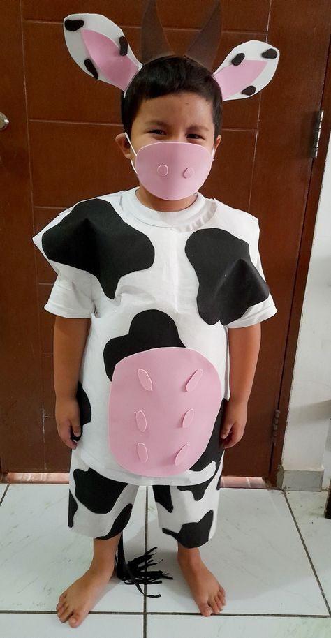 Farm Animal Dress Up For Kids, Animal Fancy Dress Ideas For Kids, Diy Cow Costume For Kids, Animal Dress Up Day At School, Diy Farm Animal Costumes, Cow Costume Diy, Cow Fancy Dress, Kids Cow Costume, Animal Costumes Diy