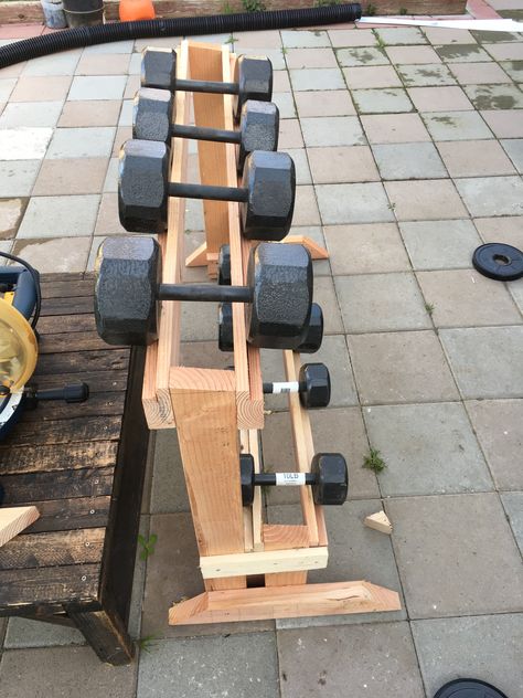 Dumbell Rack Diy, Diy Bowflex Dumbbell Stand, Dumbell Rack Diy Wood, Home Gym Dumbbell Rack, Homemade Dumbbell Rack, Diy Exercise Equipment, Small Home Gyms, Gym Rack, Diy Entryway Bench