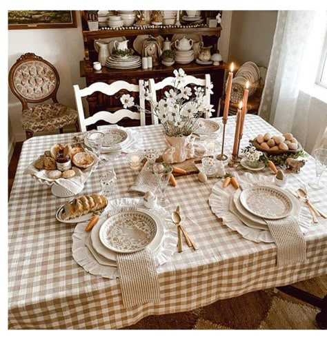 Country Style Table Setting, Gingham Table Setting, Cottage Core Dining Room, Cows In Pasture, Farmhouse Tablescape, Table Settings Everyday, Brown Cottage, Gingham Napkins, Cottage Table