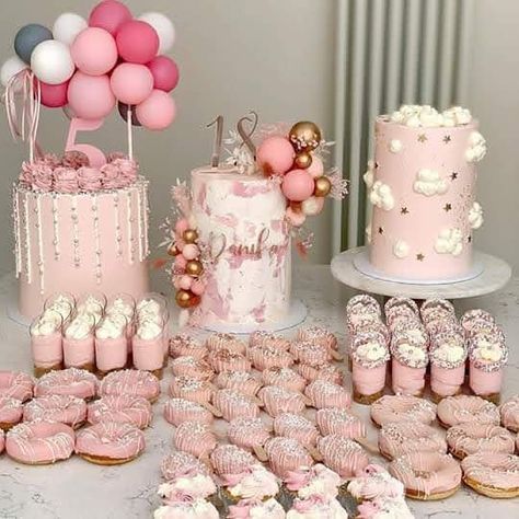 Pink Dessert Tables, Huge Cake, Cake Hacks, Wedding Sweets, Pink Foods, So Satisfying, Barbie Birthday, Colorful Cakes, Birthday Food