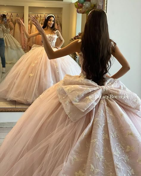 Butterfly 15 Dresses, Sweet 15 Surprise Dance Outfits, 15 Niera Dresses, Princess Dress Sweet 16, Quince Dresses For Brown Skin, Princess Pink Quinceanera Dresses, Quince Dress With Gloves, Quinceñera Dresses Light Pink, Quince Dresses Corset Top