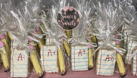 Rice Krispy - Notebook Paper Pretzel Rod - Pencil Instagram - Saavissweets Teacher Rice Krispie Treats, Teacher Appreciation Rice Krispies, Pencil Pretzel Rods, Appreciation Gifts Diy, Teacher Treats, Teacher Appreciation Gifts Diy, Easy Food Art, Chocolate Covered Treats, Kids Class