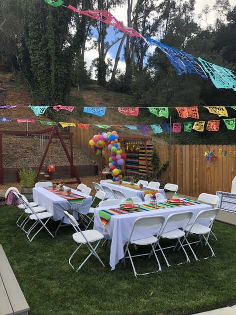 First fiesta backyard party Mexican Backyard Party, Outdoor Fiesta Party, Mexican Graduation Party, Fiesta Graduation Party, Mexican Backyard, Backyard Fiesta, Mexican Mothers Day, Mexican Dinner Party, 40th Party Ideas