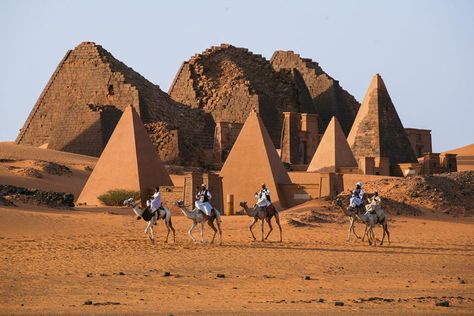 Sudan Aesthetic, Sudan Art Culture, Dune Desert, Ancient Nubia, Egypt Museum, Ancient Kings, Egypt Culture, Egypt Pyramids, Pyramids Egypt