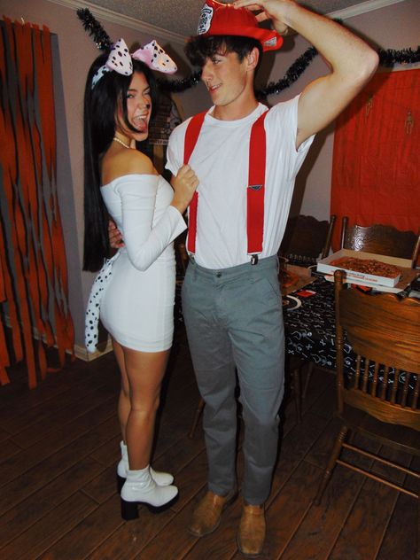 Character Day Couples Spirit Week, Hallow Costumes For Couples, Couple Costume Halloween 2024, Cougar Couple Costume, Cute Easy Couples Halloween Costumes, Popular Couples Halloween Costumes, Marvel Couple Costume Ideas, Cute Cupple Halloween Outfits, Cutest Couple Halloween Costumes