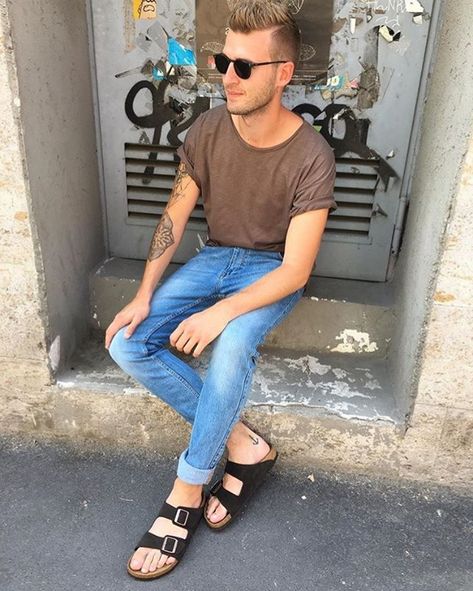 Summer Fashion Birkenstocks Outfits, Miami Fits, Birkenstock Outfit Summer, Hot Weather Outfits, Men's Summer Outfit, Birkenstock Outfit, Birkenstock Style, Mens Summer Outfits, Men Slides