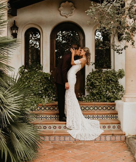 Chelsea and Winston having the sweetest kiss on their wedding day 💋⠀ ⠀ Chelsea looking like a babe in our Carter Gown! 💕 ⠀ ⠀ Photographer |… Lovers Society, Vintage Wedding Photography, Religious Wedding, Hawaiian Wedding, Bohemian Bride, Wedding Dress Shoes, Tuscany Wedding, Bridesmaid Outfit, Marriage Ceremony