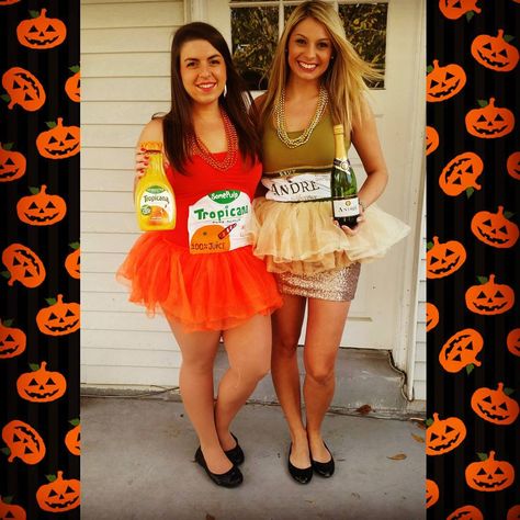 Funny Halloween Costumes For Best Friends | POPSUGAR Celebrity Champagne Costume Halloween, Mimosa Costume, Champagne Halloween Costume, Champagne Costume, Best Friend Costumes, Cocktail Costume, Mimosa Brunch, Halloween Duos, Friend Costumes