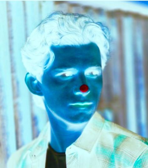 Stare At The Red Dot, Eye Tricks, Marvel Pins, Red Dots, 30 Seconds, Optical Illusions, Art Beautiful, Tom Holland, Serie Tv