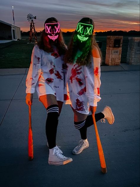 60 Easy DIY Halloween Costumes that'll cost you less than $15 Scary Matching Costumes For Best Friends, Halloween Costumes Matching Bff Scary, Two Friends Halloween Costume Ideas, Bff Costume Ideas For 2 Scary, Bestie Halloween Costumes Scary, Best Friend Scary Halloween Costumes, Halloween Costumes For Duos Scary, Purgecostume Halloween Group, Scary Halloween Costume Ideas Duo