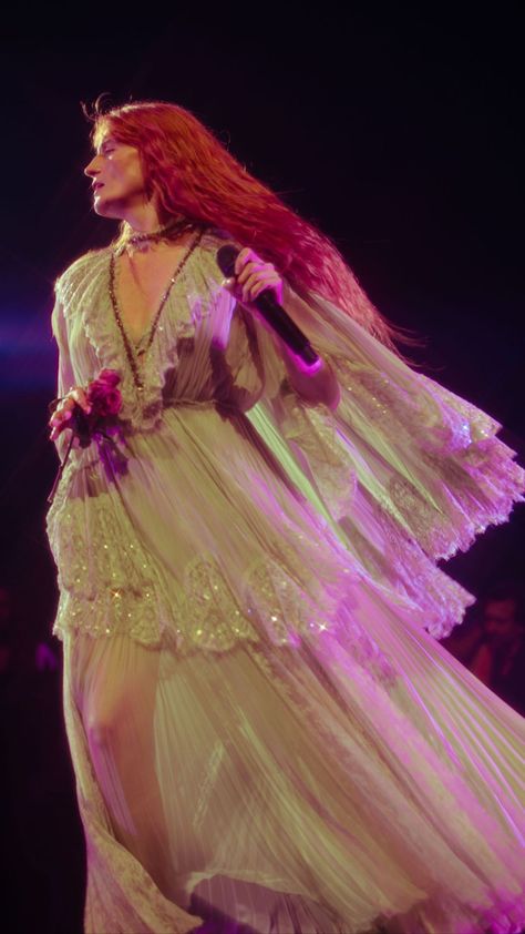 Florence Welch Style, New York Dance, Dance Fever, Florence And The Machine, Florence The Machines, Florence Welch, Daisy Jones, September 17, Lace Maxi