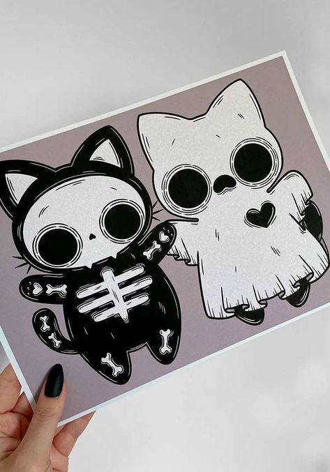 Cute Graveyard Drawing, Cat Biting Drawing, Cat Skull Drawing, Halloween Cats Art, Halloween Cat Drawing, Halloween Desenhos, Halloween Desenho, Kawaii Vampire, Cat And Dog Drawing