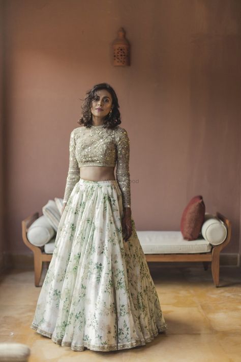 Sabyasachi floral print lehenga for engagement #wedmegood #indianwedding #indianbride #sabyasachi #lehenga #engagement #bride #whitelehenga Top Lehenga, Outfit Designer, Bridesmaid Lehenga, Desi Outfits, Saree Bollywood, Sabyasachi Lehenga, Floral Lehenga, Indian Outfits Lehenga, Wedding Lehenga Designs