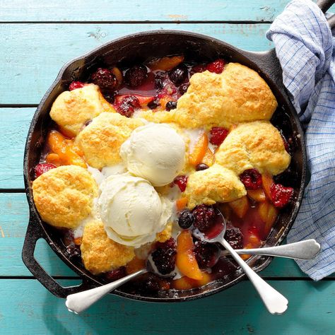 Peach and Berry Cobbler Peach Berry Cobbler, Pear Cobbler, Rhubarb Recipes Crisp, Berry Cobbler Recipes, Skillet Desserts, Rhubarb Cobbler, Fresh Peach Cobbler, Spiced Peaches, Rhubarb Crisp