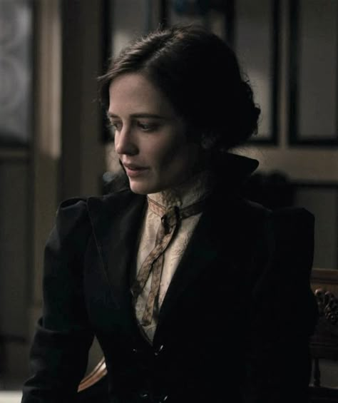 Eva Green as Vanessa Ives In Penny Dreadful. Walburga Black Eva Green Icon, Walburga Black Aesthetic, Sacred Twenty Eight, Eva Green Penny Dreadful, Walburga Black, Vanessa Ives, Dark Victorian, Victorian Goth, Penny Dreadful