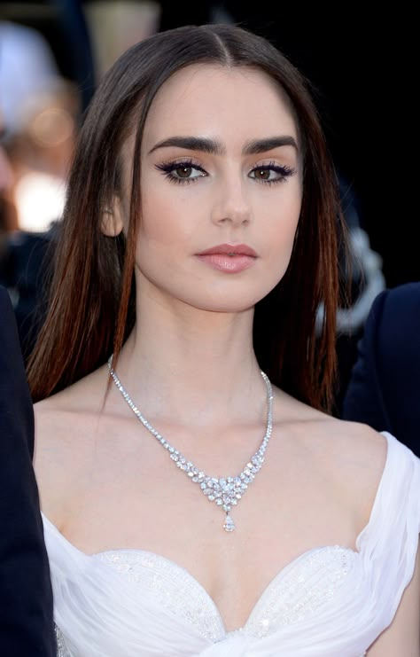 Lily Collins Makeup, Lily Jane Collins, Celebrity Makeup Artist, Zac Efron, Lily Collins, Celebrity Makeup, Celebrity Look, Flawless Skin, Look Alike