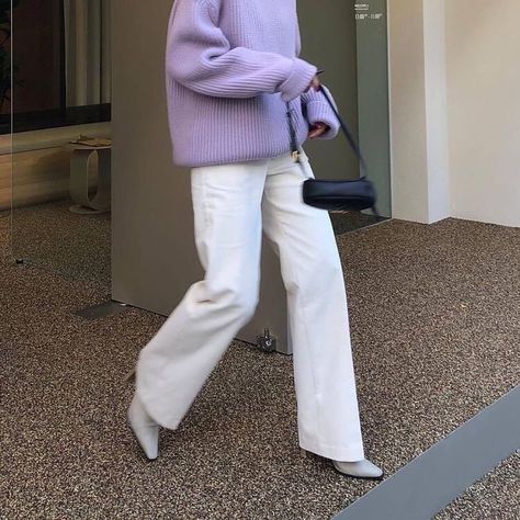 Moda Ulzzang, Minimalist Moda, Purple Outfits, Classic Style Women, Fashion Weeks, Mode Inspo, Looks Style, White Pants, Mode Inspiration