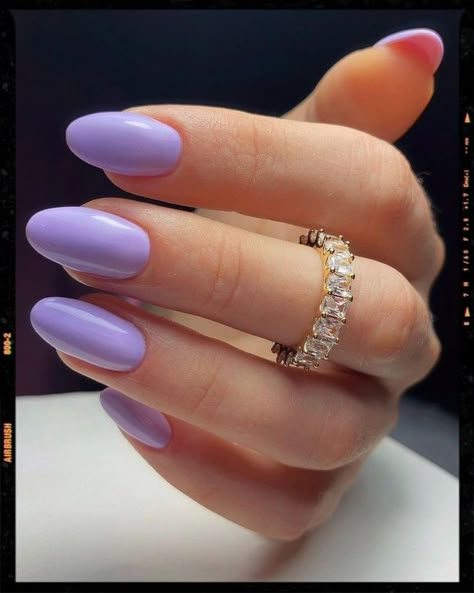 Solid Color Acrylic Nails, Periwinkle Nails, Oval Acrylic Nails, Purple Gel Nails, Light Purple Nails, Acrylic Nails Almond Shape, Violet Nails, Purple Acrylic Nails, Lilac Nails