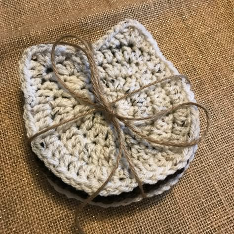 Bry's Crochets: Super Easy Cat Coaster!! Turtle Coaster, Crochet Coasters Free Pattern, Confection Au Crochet, Cat Coasters, Crochet Coaster Pattern, Crochet Turtle, Crochet Christmas Decorations, Crochet Potholders, Crochet Simple