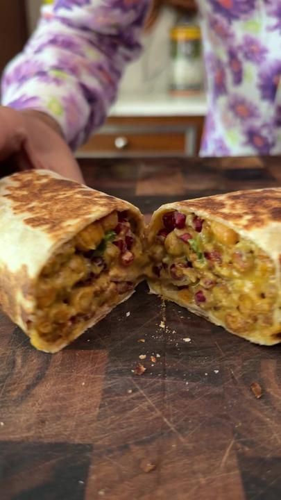 Crispy chickpea wrap with a creamy tahini dressing 🌯 Prepare to have ... | Tahini Recipe | TikTok Chickpea Wrap, Low Cal Lunch, Crispy Chickpea, Soft Tortillas, Chic Peas, Tahini Recipe, Mediterranean Diet Plan, Burritos Recipe, Crispy Chickpeas