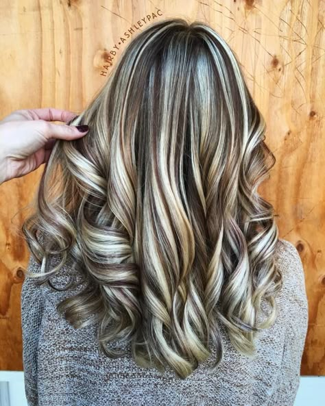 Blonde Highlights For Light Brown Hair Brown Hair With Highlights And Lowlights, Blonde High, Dark Ombre, Summer Highlights, Lighter Hair, Summer Balayage, Chocolate Hair, Brown Hair With Blonde Highlights, Highlights And Lowlights