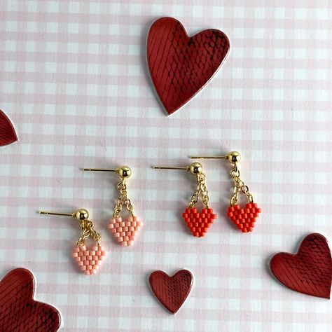 Valentines Day Earrings- Dangly Beaded Heart Earrings Small Miyuki Earrings, Small Seed Bead Earrings, Small Beaded Earrings, Beaded Heart Earrings, Pixel Heart, Pink Heart Earrings, Beaded Heart, Beaded Bracelet Patterns, Beaded Jewelry Patterns