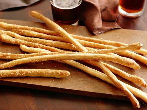 Get this all-star, easy-to-follow Homemade Hard Pretzels recipe from Alton Brown Alton Brown Pretzel Recipe, Hard Pretzels Recipe, Hard Pretzels, How To Make Pretzels, Brown Food, Healthy Appetizer Recipes, Pretzels Recipe, Alton Brown, Pretzel Sticks