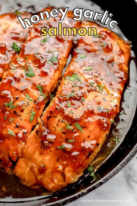 This Honey Garlic Salmon recipe is flavored with a luscious honey garlic sauce that has soy sauce, honey, and lots of garlic! Serve with rice and your favorite veggie! Honey Soy Salmon, Salmon Dinner Recipes, Honey Garlic Salmon, Honey Salmon, Garlic Salmon, Honey Garlic Sauce, Honey And Soy Sauce, Salmon Dinner, Cooking Salmon