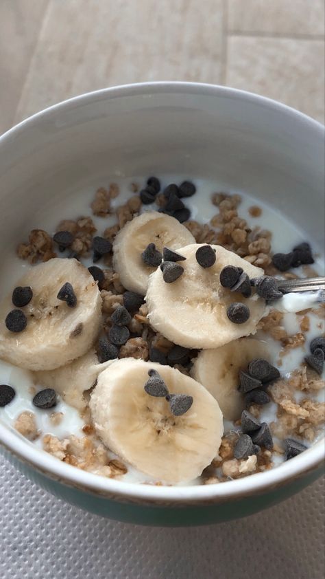 #breakfastideas #breakfast #healthyfood #yogurt #aesthetic #gym #light #food Yogurt Aesthetics, Gym Breakfast, Light Food, Light Breakfast, Aesthetic Gym, Aesthetic Light, Breakfast Idea, Yogurt, Healthy Recipes