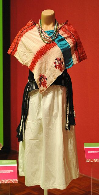 Islands Aesthetic, Mayan Clothing, Mexican Traditional Clothing, Aztec Clothing, Aesthetic Bible, Traditional Mexican Dress, Ancient Dress, Inspiration Dress, Mexican Outfit