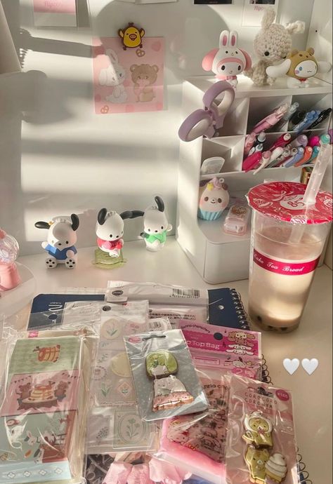 Daiso Haul, Cozy Desk, Dream Desk, Aesthetic Desk, Room Desk, Cute Room Ideas, Hello Kitty Iphone Wallpaper, Cute School Supplies, Dreamy Room