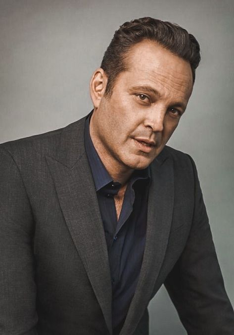 Vince Vaughn as Callahan Gentry. Guy Crush, Desmond Doss, Hacksaw Ridge, Funny Comedians, Kevin James, Vince Vaughn, Actors Male, True Detective, Tall Men