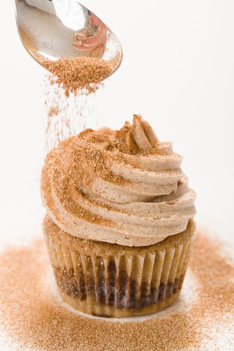 Cinnamon Buttercream Frosting Frosting Cream Cheese, Cinnamon Buttercream Frosting, Sweet Potato Cupcakes, Cinnamon Buttercream, Cream Cheese Frosting Easy, Icing Recipes, Banana Cupcakes, Layer Cake Recipes, Icing Frosting