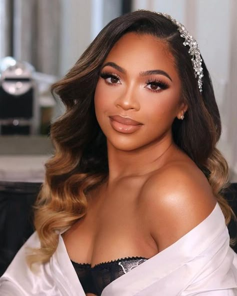 Bride Makeup For Brunettes, Wedding Makeup Light Skin Black Women, Bridal Make Up Soft Glam, Wedding Glam Makeup Brides, Bridal Hairstyles Black Women, Bridal Makeup Hooded Eyes, Bridal Makeup For Black Women, Wedding Glam Makeup, Korean Bridal Makeup