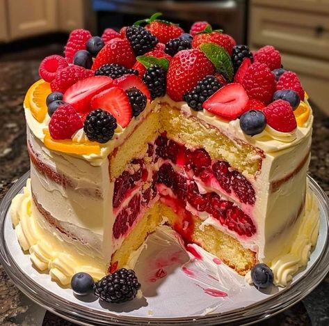 Boujee Drinks, Fresh Fruit Cake, Cake White, Dessert Tray, Sweet Potato Pie, Bakery Recipes, Easy Baking Recipes, Cake Ingredients, Sweet Cakes