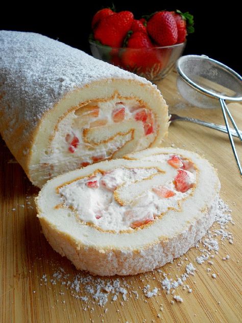 Strawberries and Cream Angel Food Cake Roll - Confessions of a Confectionista Angel Food Cake Roll, Strawberry Roll, Swiss Rolls, Roll Cakes, Cake Roll Recipes, Cake Strawberry, Cake Rolls, Jelly Rolls, Swiss Roll