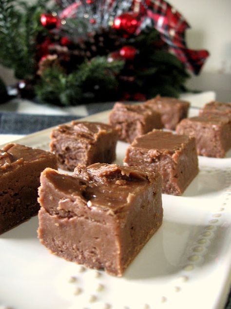 Fannie Mae Fudge Recipe, Fannie May Fudge Recipe, Fannie Farmer Recipes, Farmer Recipes, Flakey Pie Crust, How To Make Fudge, Recipes With Marshmallows, Fudge Recipe, Candy Desserts