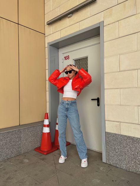 Red Cropped Puffer Jacket Outfit, Puffer Red Jacket Outfit, Red Puffer Jacket Outfit Street Styles, Waterproof Jacket Outfit, Crop Puffer Jacket Outfit, Red Puffer Jacket Outfit, Puffer Jacket Outfit Women, Puff Jacket Outfit, Red Jacket Outfit